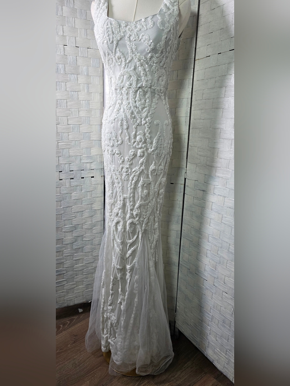 Elegant White Beaded Sleeveless Evening Gown - Picture 4 of 9